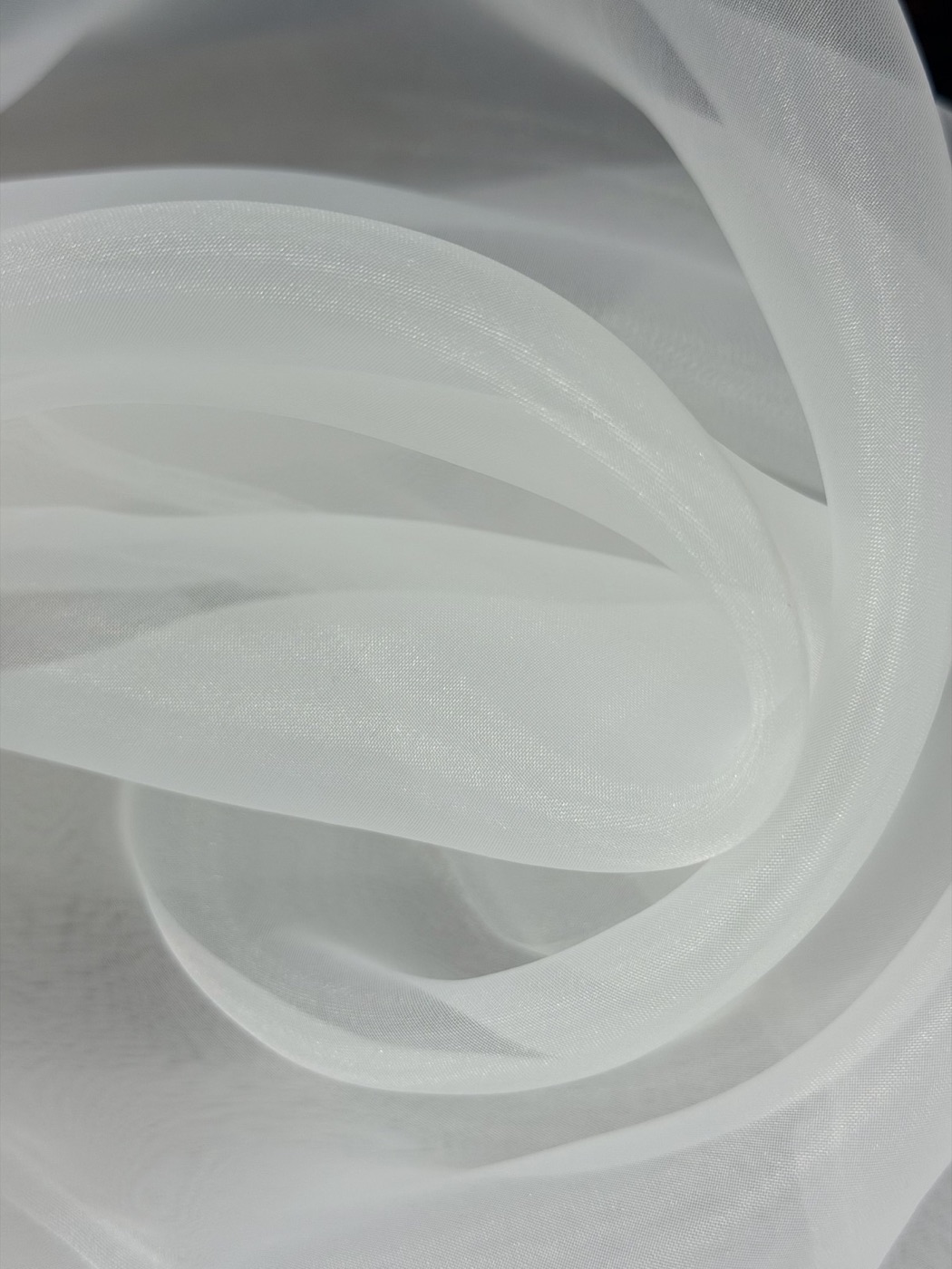 2040 Smooth Organza fabric view 1